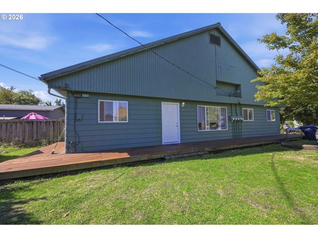 121 W C St, Springfield, OR 97477