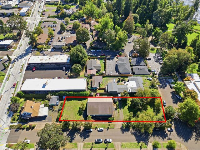 121 W C St, Springfield, OR 97477