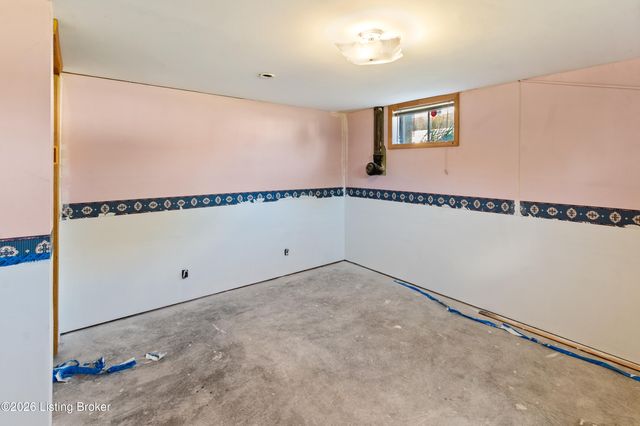 4902 Kay Ave, Jeffersontown, KY 40299