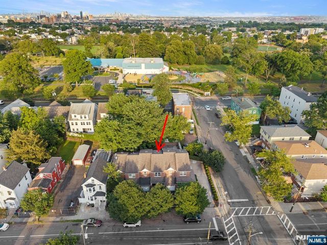 606 18th Street, Newark, NJ 07103