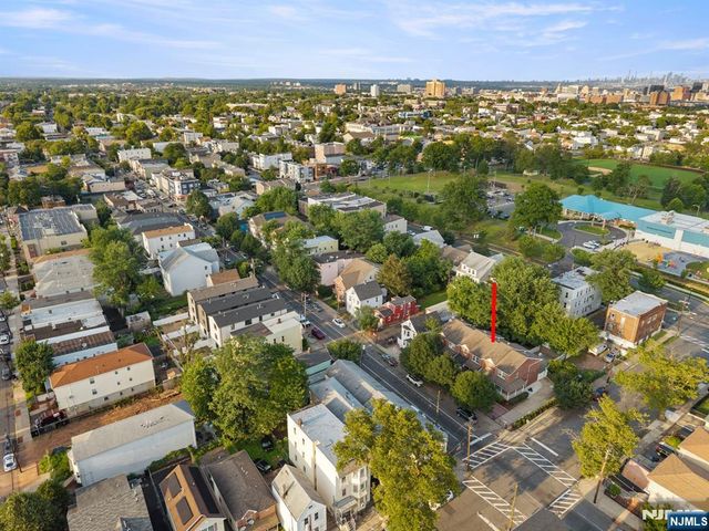 606 18th Street, Newark, NJ 07103