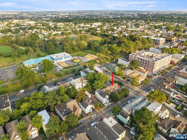 606 18th Street, Newark, NJ 07103
