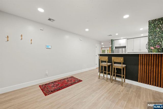 606 18th Street, Newark, NJ 07103
