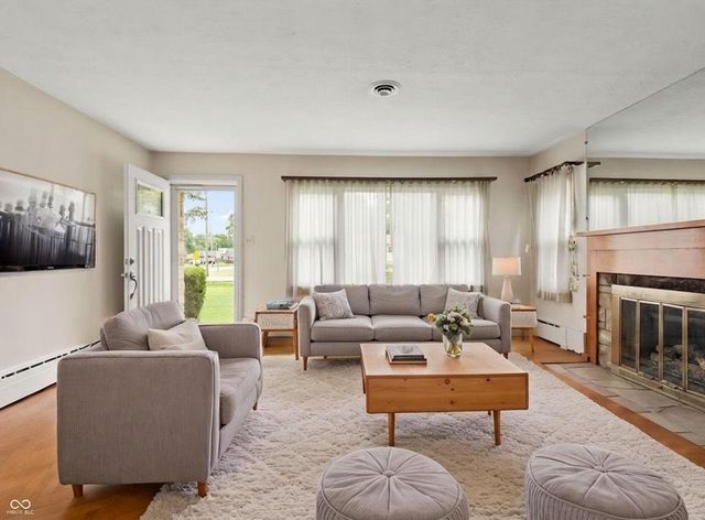 449 N Franklin Road, Indianapolis, IN 46219