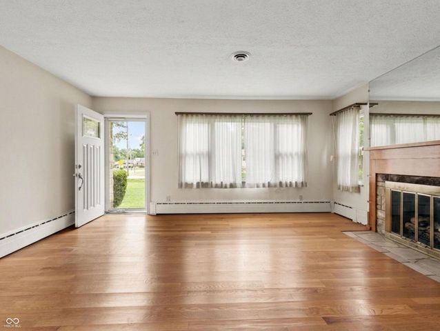 449 N Franklin Road, Indianapolis, IN 46219