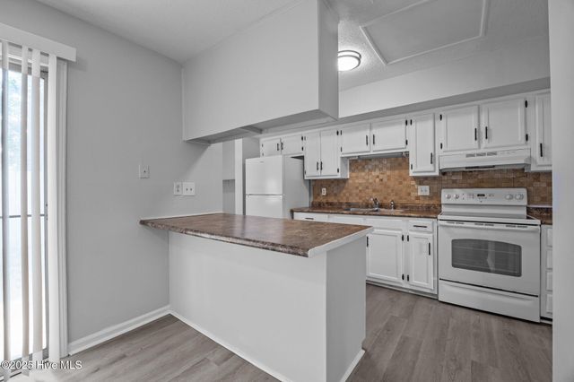 502 Myrtlewood Circle, Jacksonville, NC 28546