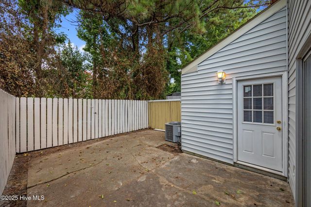 502 Myrtlewood Circle, Jacksonville, NC 28546