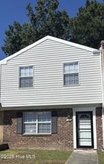 502 Myrtlewood Circle, Jacksonville, NC 28546