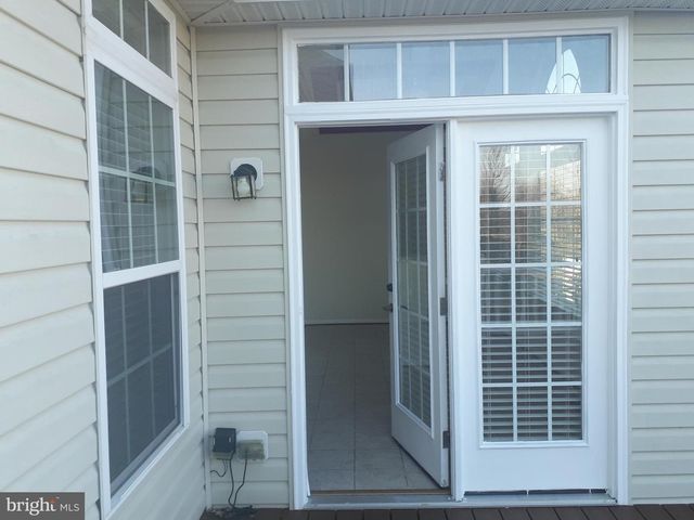 3320 ANNE DE BOURGH DR, Triangle, VA 22172