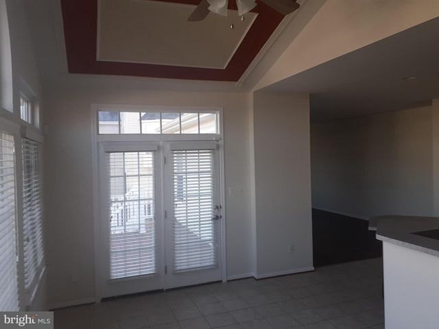 3320 ANNE DE BOURGH DR, Triangle, VA 22172