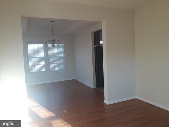 3320 ANNE DE BOURGH DR, Triangle, VA 22172