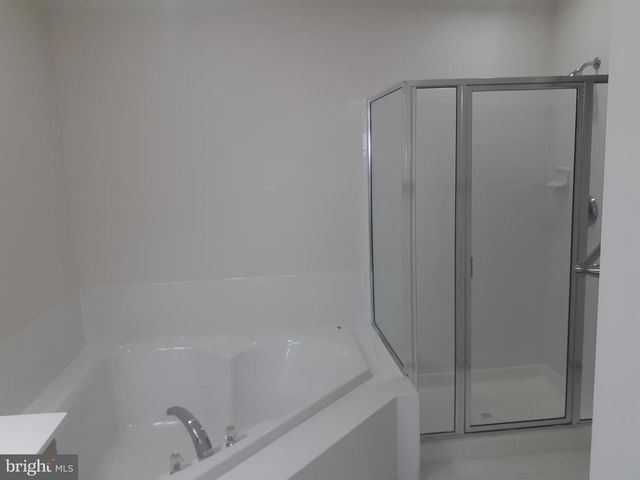 3320 ANNE DE BOURGH DR, Triangle, VA 22172