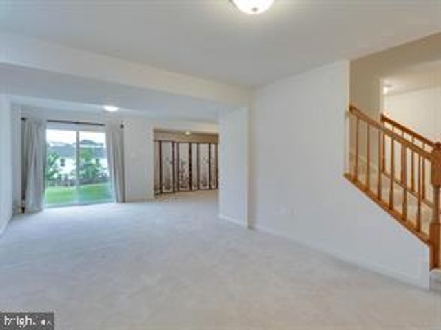 3320 ANNE DE BOURGH DR, Triangle, VA 22172