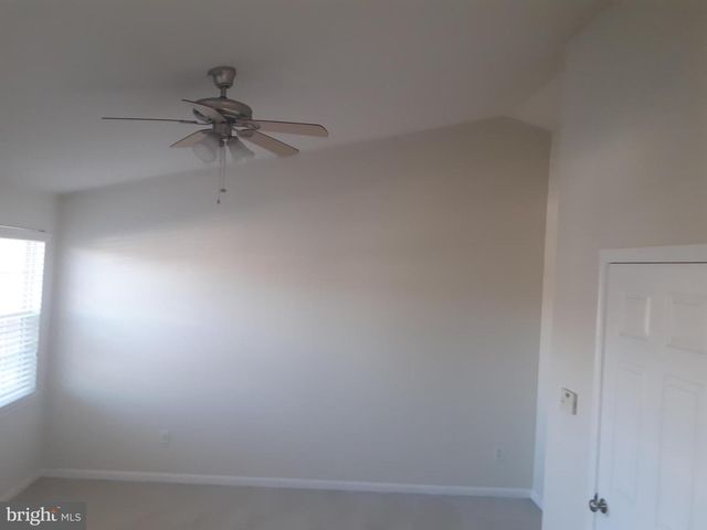 3320 ANNE DE BOURGH DR, Triangle, VA 22172