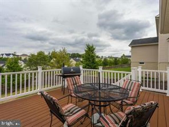 3320 ANNE DE BOURGH DR, Triangle, VA 22172