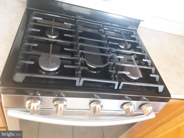 3320 ANNE DE BOURGH DR, Triangle, VA 22172