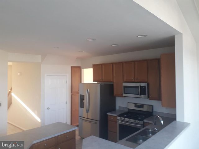 3320 ANNE DE BOURGH DR, Triangle, VA 22172