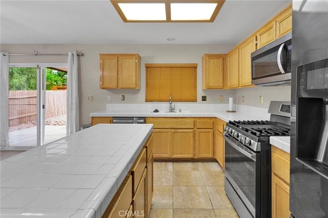 11979 Luna Road, Victorville, CA 92392