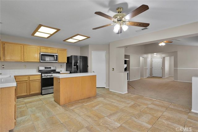 11979 Luna Road, Victorville, CA 92392