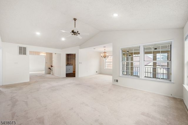 11 Rothwell Dr, Monroe Twp., NJ 08831