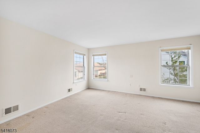 11 Rothwell Dr, Monroe Twp., NJ 08831