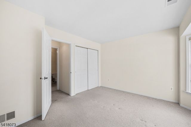 11 Rothwell Dr, Monroe Twp., NJ 08831