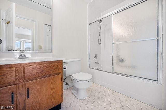 11 Rothwell Dr, Monroe Twp., NJ 08831