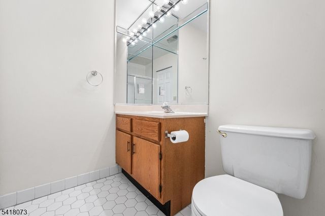 11 Rothwell Dr, Monroe Twp., NJ 08831