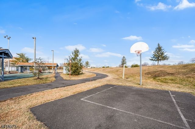 11 Rothwell Dr, Monroe Twp., NJ 08831