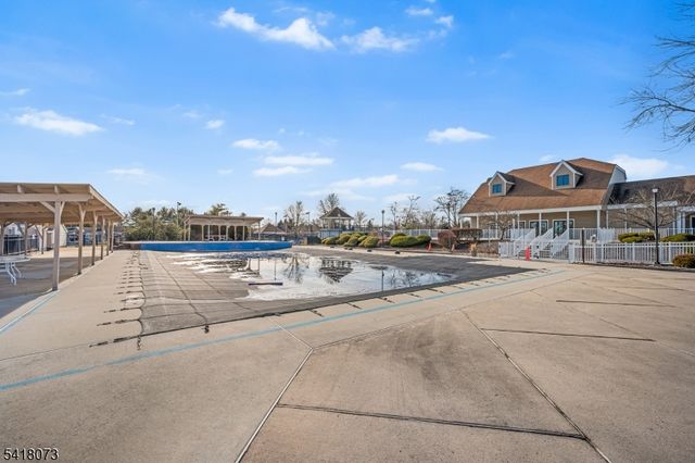 11 Rothwell Dr, Monroe Twp., NJ 08831