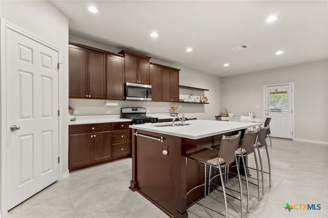 135 Mary Max Circle, San Marcos, TX 78666