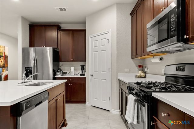 135 Mary Max Circle, San Marcos, TX 78666