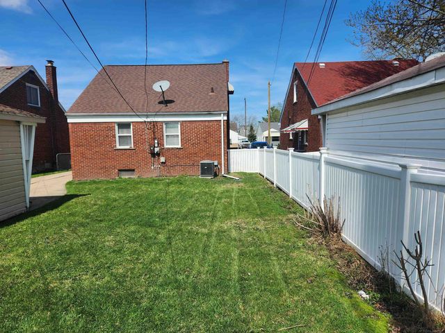 22966 California Street, Saint Clair Shores, MI 48080