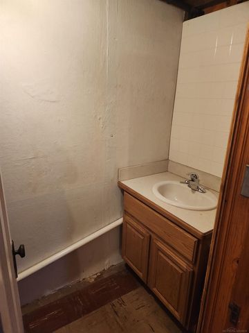 22966 California Street, Saint Clair Shores, MI 48080