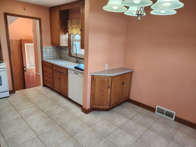 22966 California Street, Saint Clair Shores, MI 48080