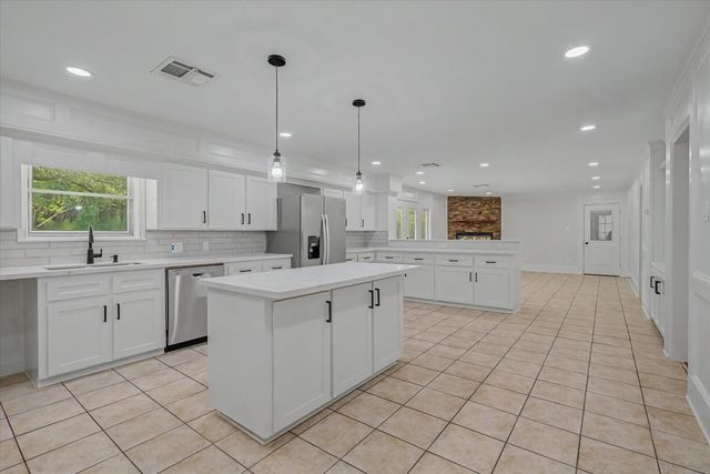 6907 Fm-2403, Alvin, TX 77511