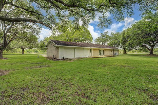6907 Fm-2403, Alvin, TX 77511
