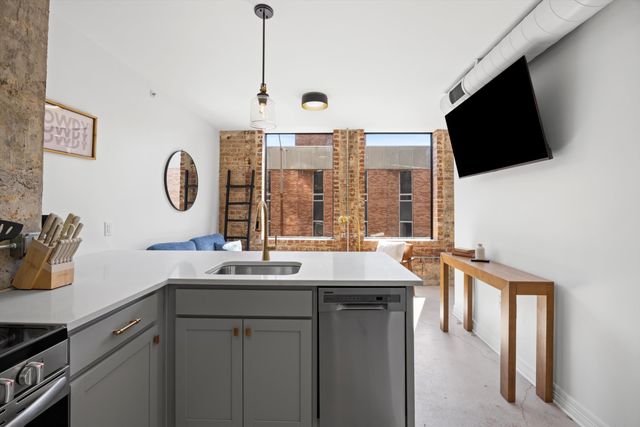 117 E 7th Street 602-A, Chattanooga, TN 37402