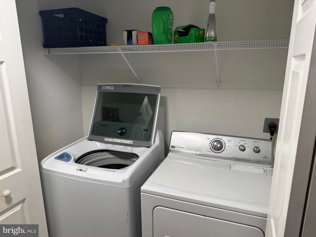 Image 12 of property listing at 345 SURREY CLUB LN, Stephens City, VA 22655