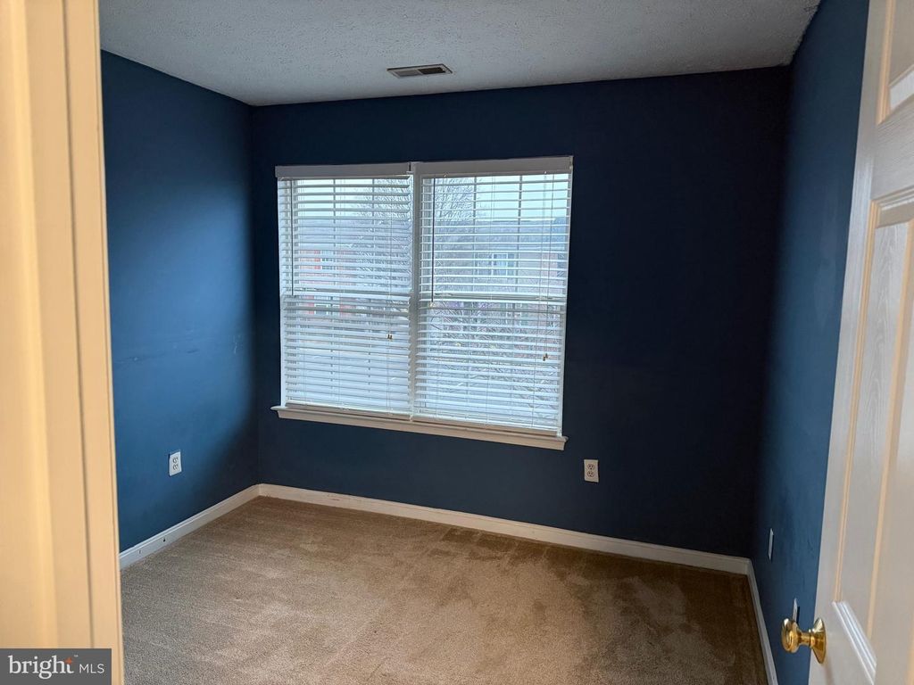 Image 18 of property listing at 345 SURREY CLUB LN, Stephens City, VA 22655