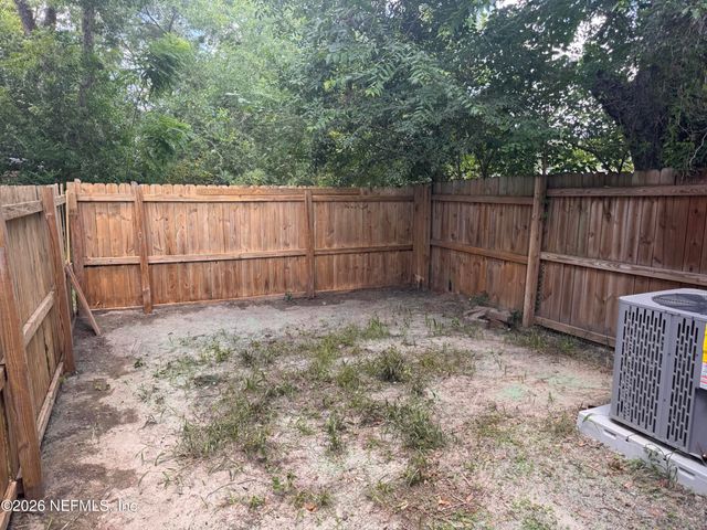 7020 E KEN KNIGHT Drive, Jacksonville, FL 32209