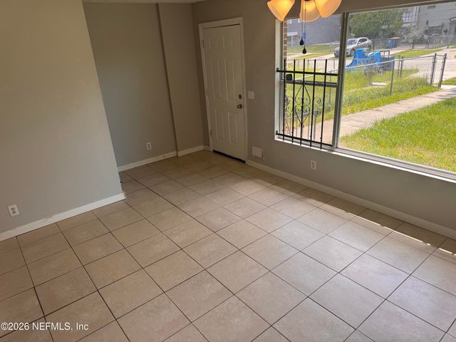 7020 E KEN KNIGHT Drive, Jacksonville, FL 32209