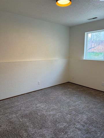 6907 W 3rd Ave, Kennewick, WA 99336