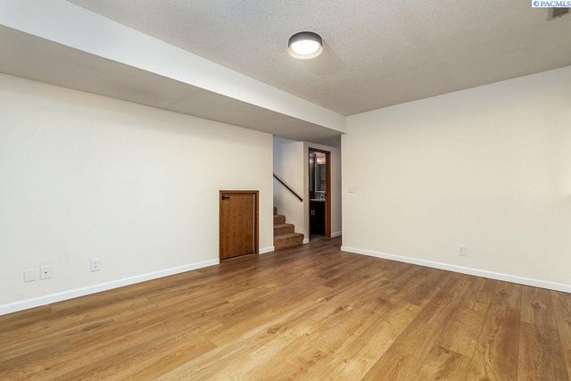 6907 W 3rd Ave, Kennewick, WA 99336