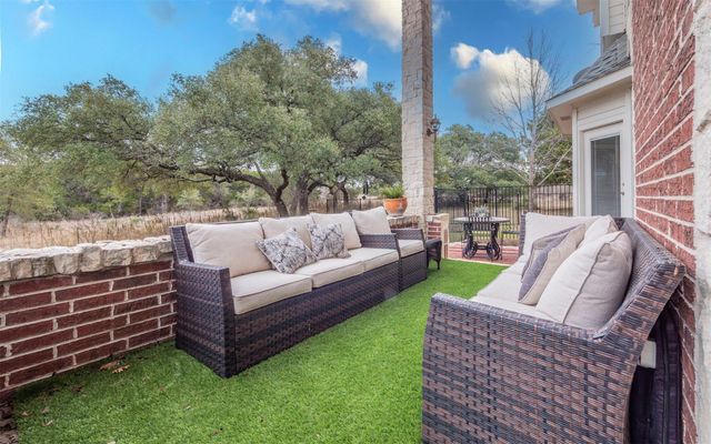 333 Wesley RDG, Spicewood, TX 78669