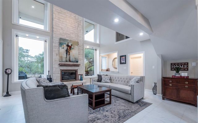 333 Wesley RDG, Spicewood, TX 78669