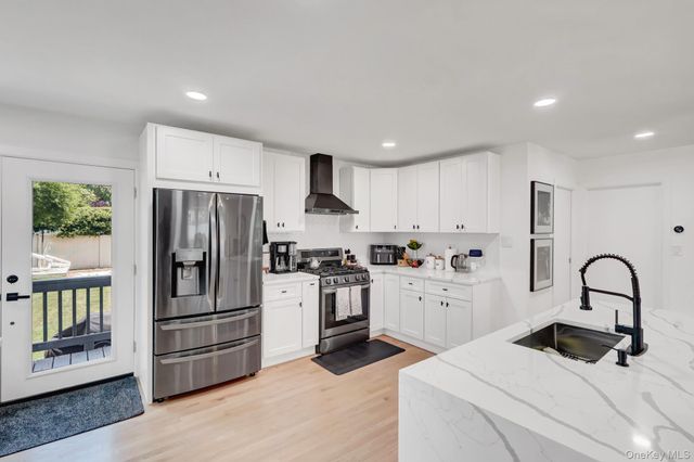 1893 Meadowbrook Road, Merrick, NY 11566