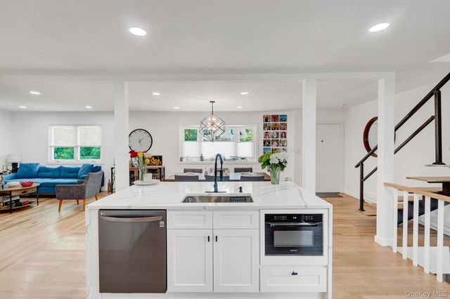 1893 Meadowbrook Road, Merrick, NY 11566