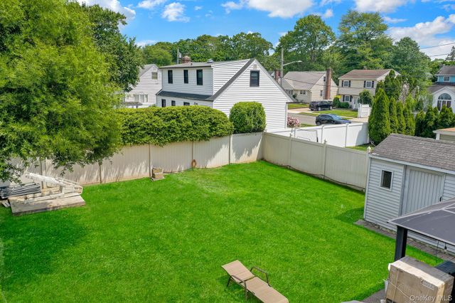 1893 Meadowbrook Road, Merrick, NY 11566