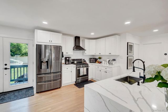 1893 Meadowbrook Road, Merrick, NY 11566